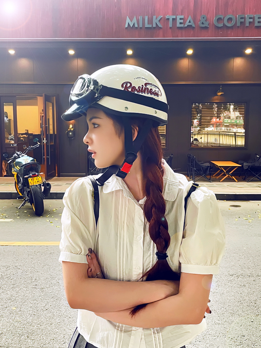 Suitable for 3C Certified Retro English Trendy Electric Vehicle Helmets for Men and Women, New Simple Half Helmets for Summer Protection