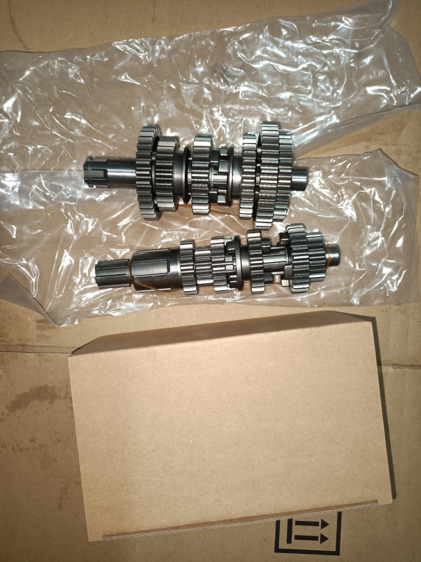 Engranaje de la motocicleta CG125 de cinco velocidades 150CC engranaje del motor principal y auxiliar conjunto del eje Oferta Especial Al Por Menor Mayor