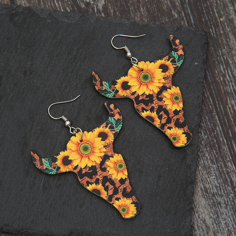 Wholesale Retro Bull Head Sunflower Leather Earrings Nihaojewelry display picture 5