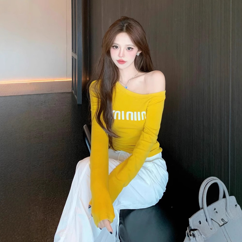 American Style Trendy Brand Yellow Slant Collar Long-sleeved T-shirt Women's Autumn New Letter Printed Slim-fit Design Sense Pullover Top American Style Trendy Brand Yellow Slant Collar Long-sleeved T-shirt Women's Autumn New Letter Printed Slim-fit Design Sense Pullover Top