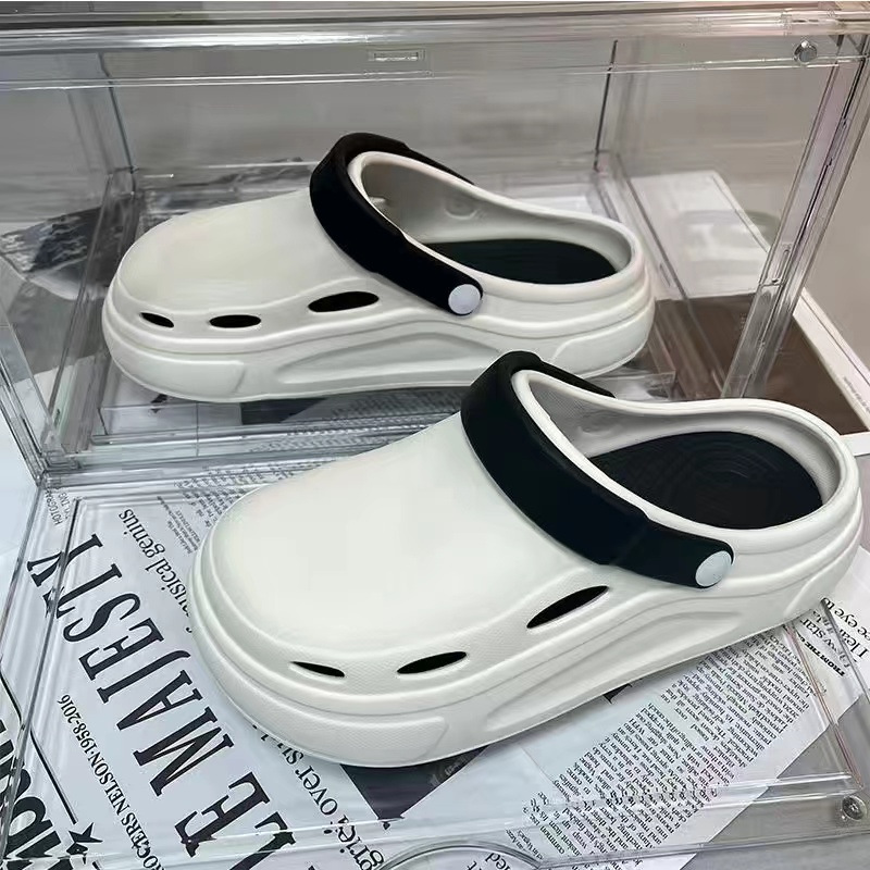 Shit feeling hole shoes for men, summer driving, anti slip soft soles, toe wrapped beach shoes, trendy sandals, outdoor slippers for men, for outdoor wear Shit feeling hole shoes for men, summer driving, anti slip soft soles, toe wrapped beach shoes, trendy sandals, outdoor slippers for men, for outdoor wear