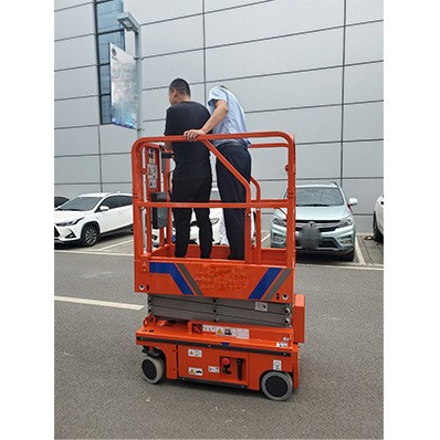 RX0707高空作业平台热卖中