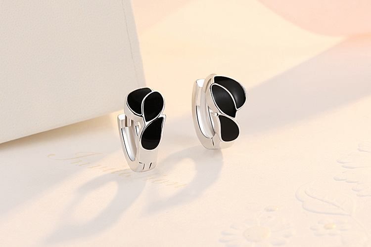 2021 Korean version of personality simple paint fashion leaf earringspicture1