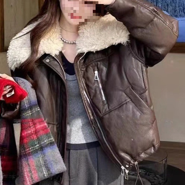 European Style Large Lapel Fleece-Lined Thick Leather Jacket Women's Short 2025 Winter New Fashion Retro Loose Motorcycle Jacket