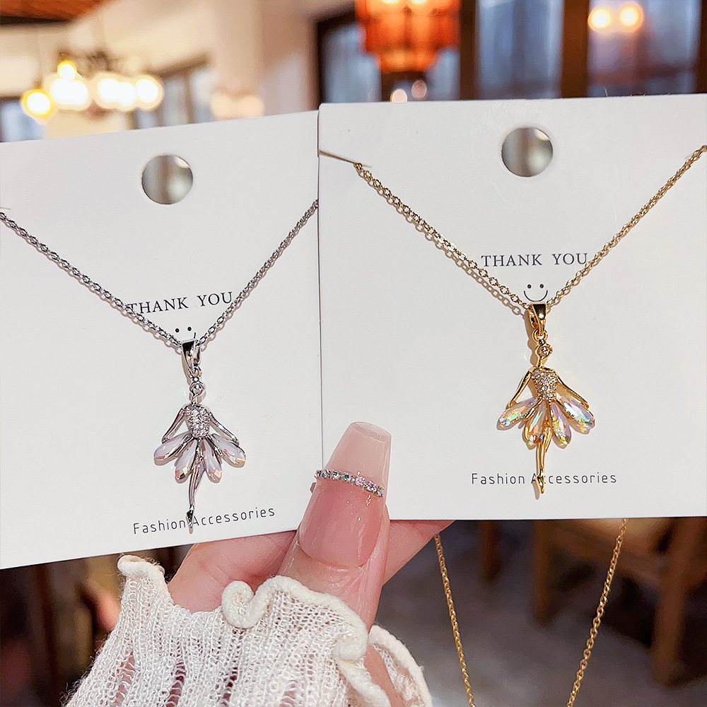10g Weight 0.03µm-0.05µm Gold Plating Thickness Electroplating Gold Plating Process Wholesale Jewelry Elegant Cartoon Character Titanium Steel Copper Artificial Diamond Inlay Pendant Necklace