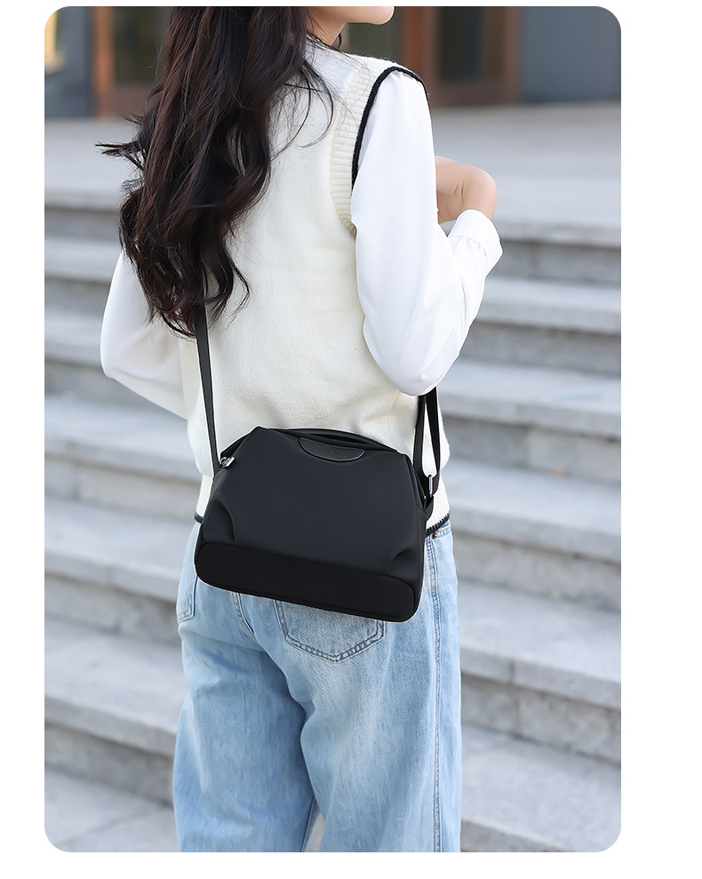 Casual, Daily, Shopping Occasion Women's Oxford Cloth Solid Color Basic Pillow Shape Zipper Crossbody Bag