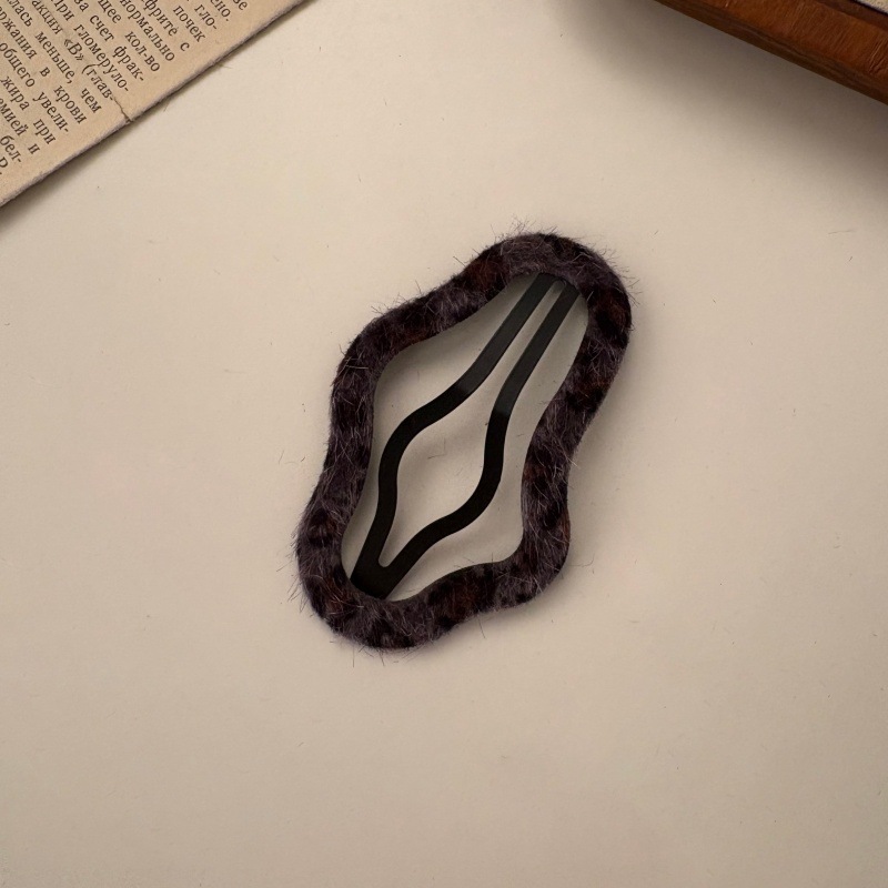 Cloud gray leopard print bb clip