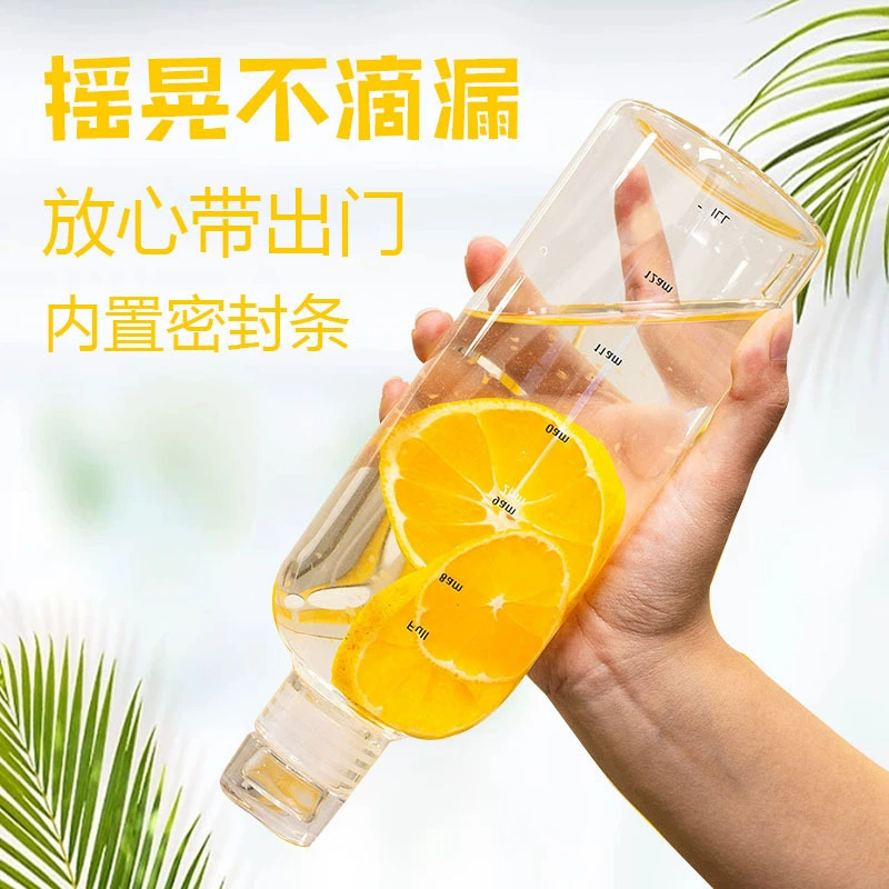 Glass heat-resistant capacious measuring cup, handheld bottle
