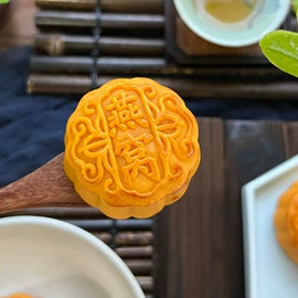 月饼;传统糕点;纸盒