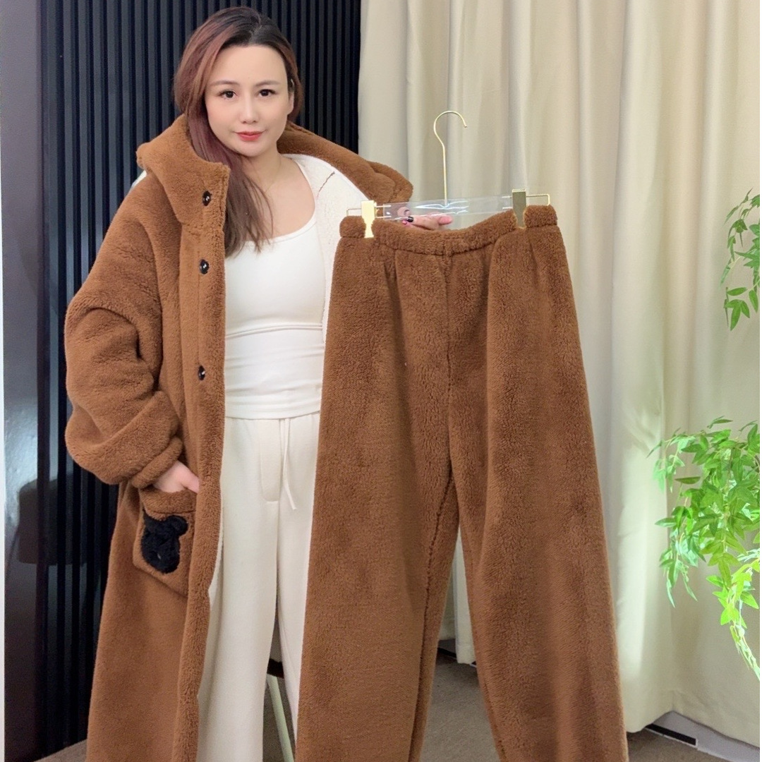 Tiktok and Xiaohongshu Trending Coral Fleece Thickened Warm Plus-Size Bear Pajama Set Wholesale