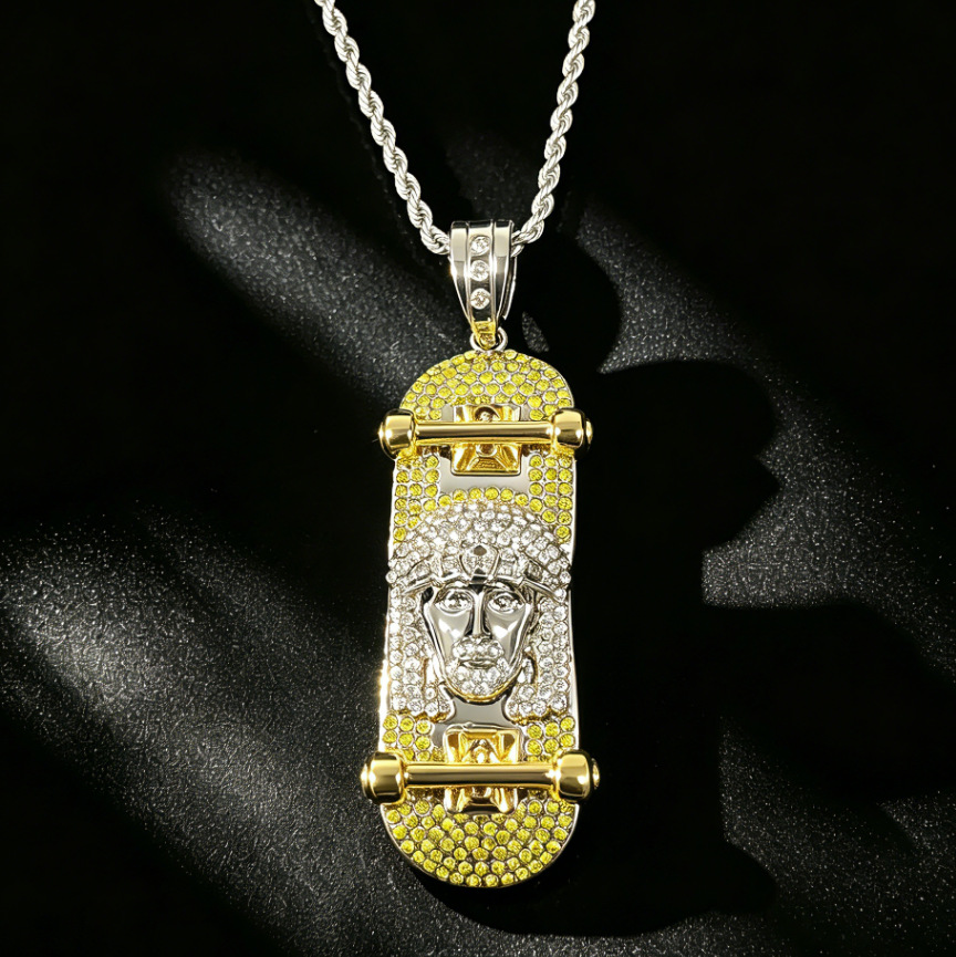 Nuevos productos originales de aleación de skateboard retrato colgante calles collar de diamantes marca de moda con accesorios de nicho