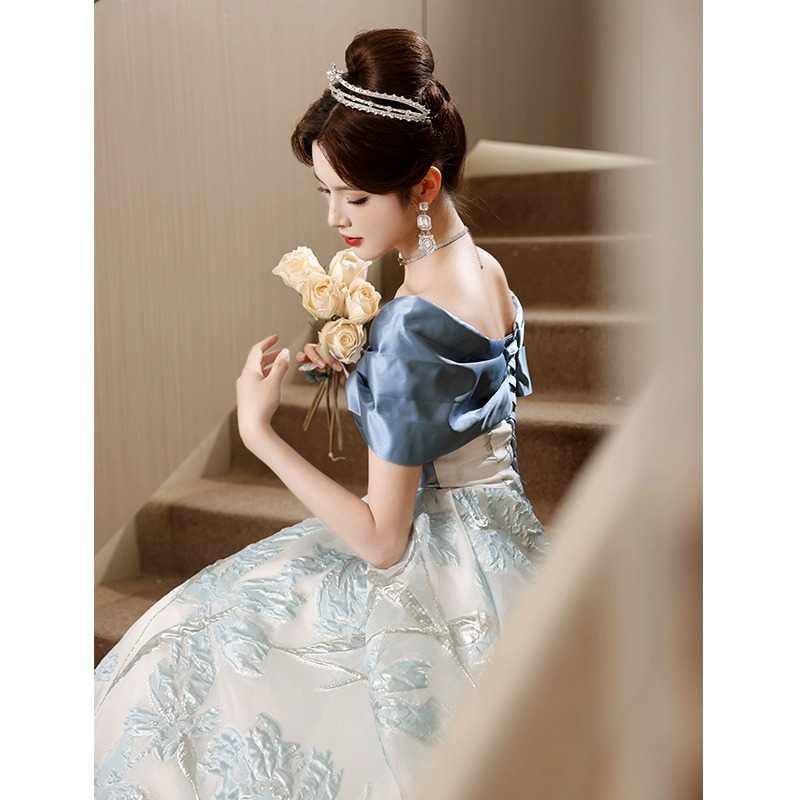 Vestido de noche de un solo hombro para mujer, vestido de banquete azul, nicho de alta gama, lujo ligero, diseño floral elegante, estilo princesa.