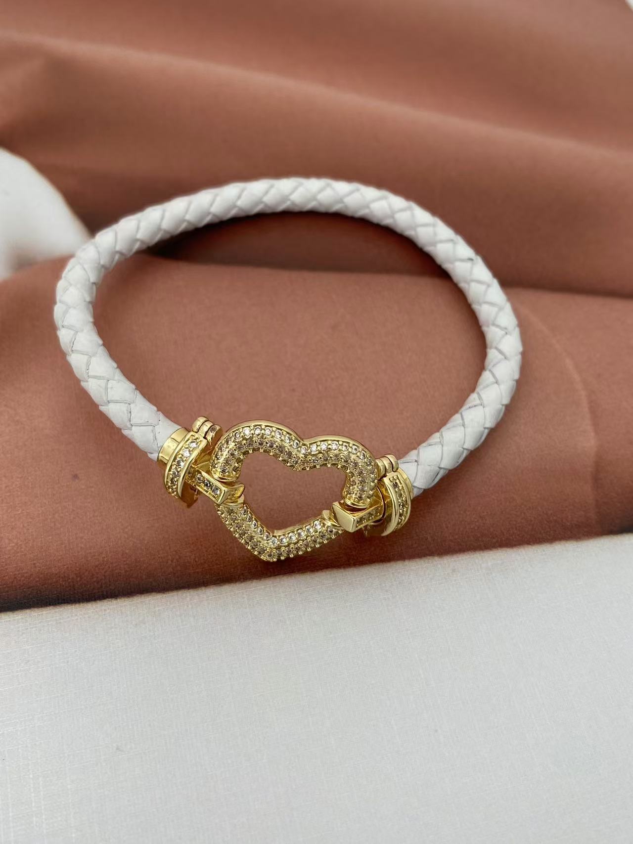 11g Weight Copper Pendant Material Bracelets Classification Leather Rope Chain Material Woven Chain Chain Type 1 Piece Quantity Holiday, Daily Occasion Leather rope, Copper Material Heart Shape Pattern Unisex Gender Vintage Style, Classic Style Style Vintage Style Classic Style Heart Shape Leather Rope Copper Woven Chain String Bracelets Wholesale 5