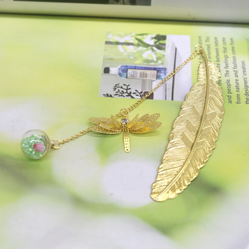 황금 깃털 + 잠자리 + 형광 녹색 다이아몬드 홍화