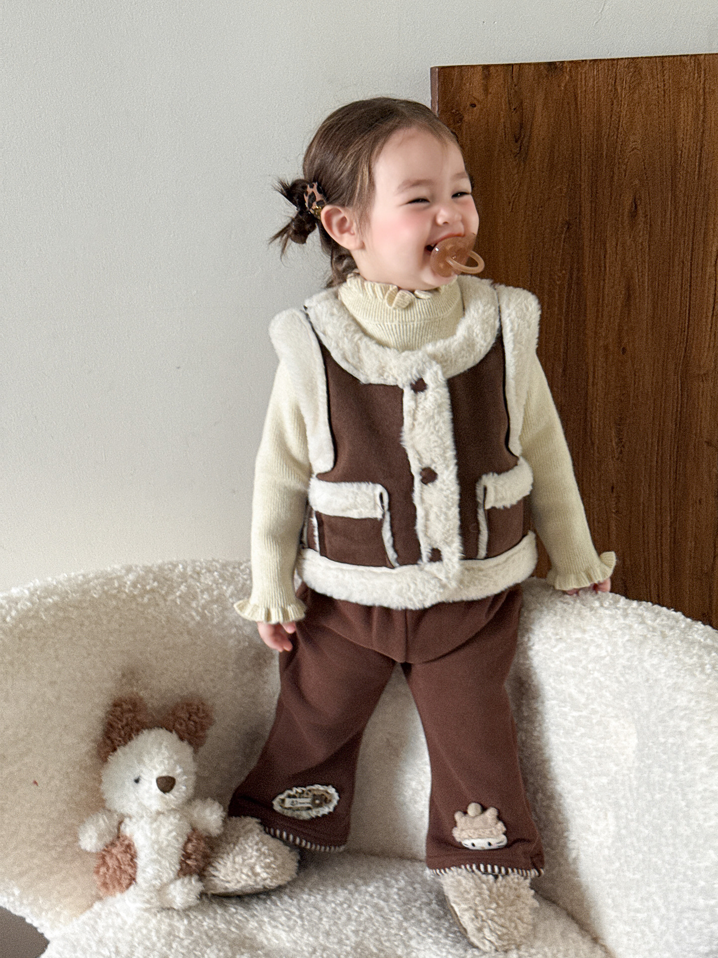 Sugar Pear ropa infantil de niñas chaleco de invierno de piel de gamuz 2025 nuevo estilo extranjero ropa infantil de doble cara ropa de bebé