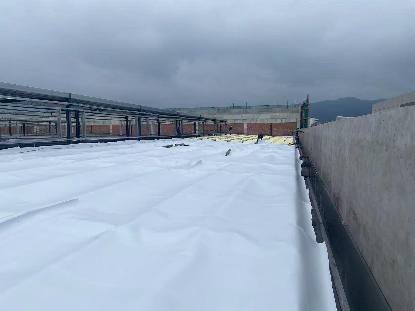 TPO防水卷材 热塑性聚烯烃TPO防水卷材丁基自粘P类织物内增强卷材-阿里巴巴