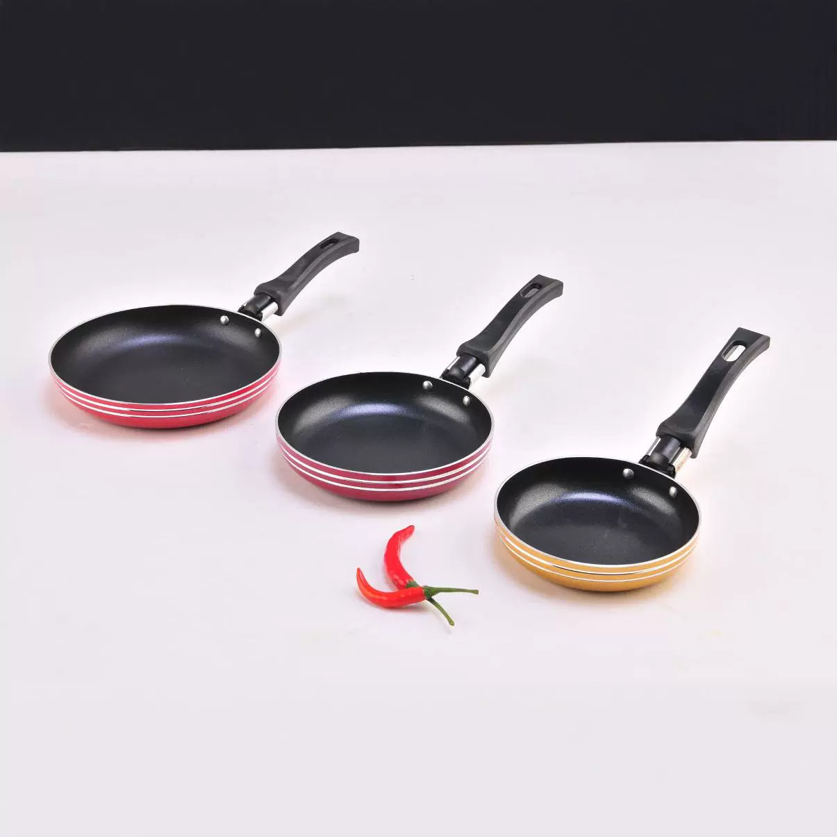 Moderno simple mini sartén antiadherente tortilla pan para cocina interior de gas al por mayor