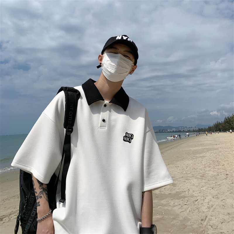 Falso dos piezas Polo camisa de manga corta de los hombres camiseta de verano de moda retro estilo americano de la Universidad suelta solapa camiseta media manga