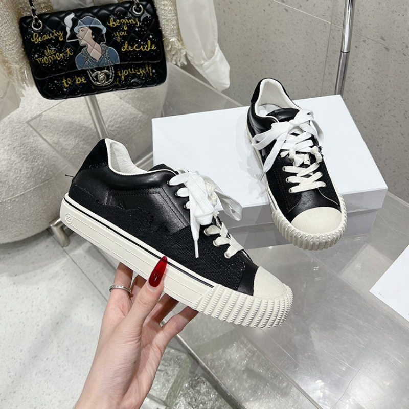 Baskets femme en denim avec finition usée et laçage décontracté_voghion.com