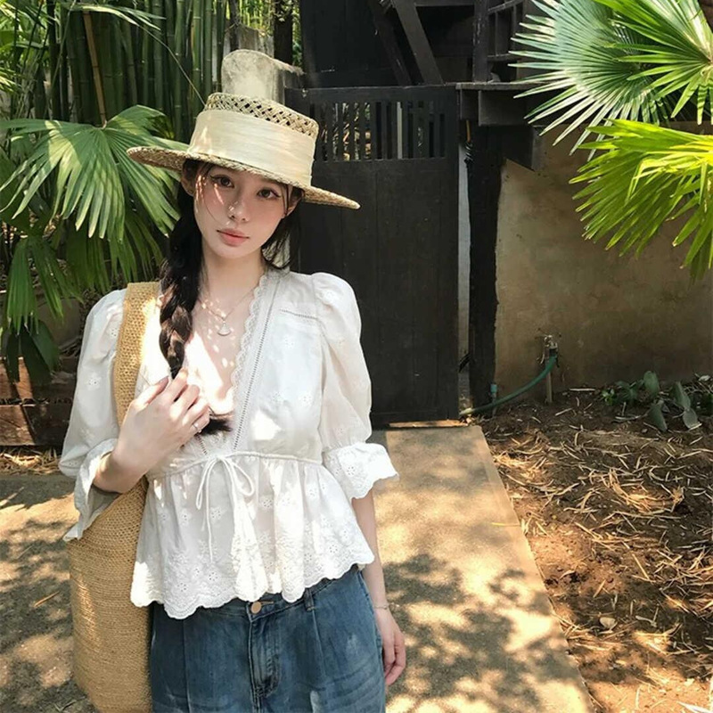 Korean-Style Design White Lace-Trimmed Shirt for Women, Summer V-Neck Ruffle Sleeves, Waist-Cinching Tie, Slimming Shirt
