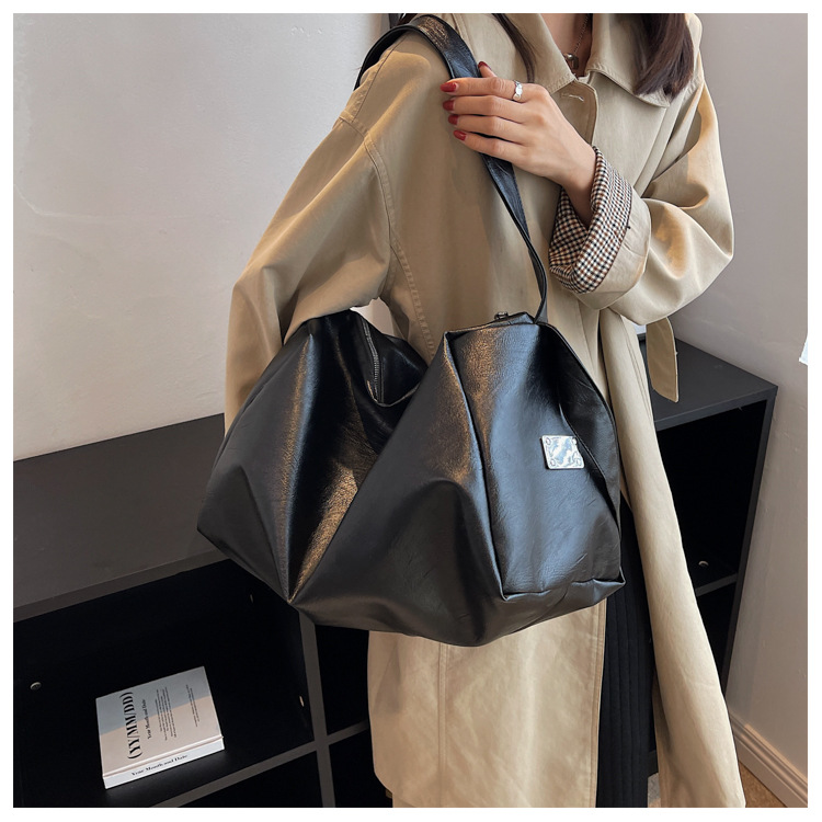 Femmes Moyen Faux Cuir Couleur Unie Mode Carré Fermeture Éclair Sac Bandoulière display picture 5