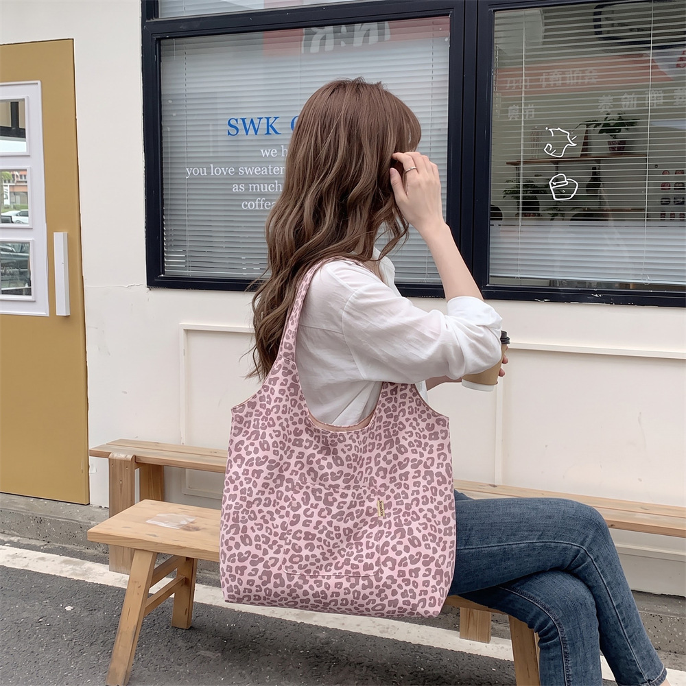 510291 Korean Style Retro Leopard Print Suede Shoulder Bag Fashionable and High-End Early Autumn Double-Sided Back Tote Bag for Women