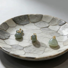翡翠其他饰品;和田玉饰品;天然水晶半成品饰品