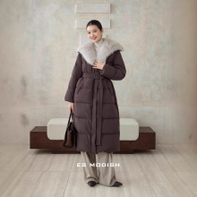 ES MODISH冬季新品高端90纯白鸭绒保暖收腰长款狐狸毛领羽绒服女