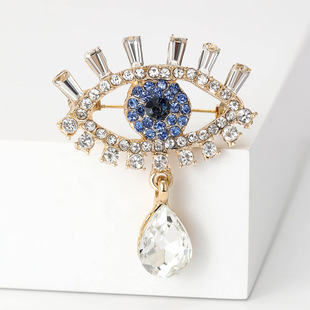Korean luxury temperament devil's eye corsage blue diamond niche design eye brooch exquisite rhinestone pin wholesale