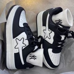 T158 Black and White