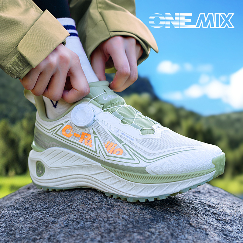 鞋女户外登山鞋跑步鞋男徒步减震越野耐磨玩觅防滑秋冬动