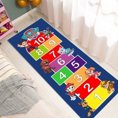 子供の部屋の幼稚園の漫画のゲームは家の格子のじゅうたんの寝室の女の子を跳びます。
