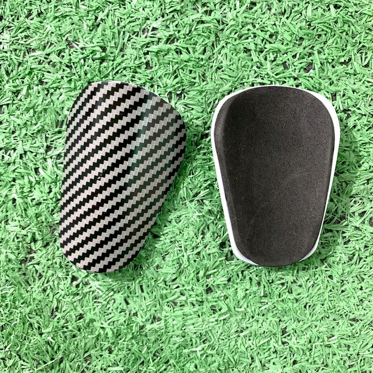 Shin Guard Carbon Fiber Pattern Football Shin Guards Mini Master Sports Inserts Adult Children Professional Knee Guards Manufacturers Wholesale_viptrois.com