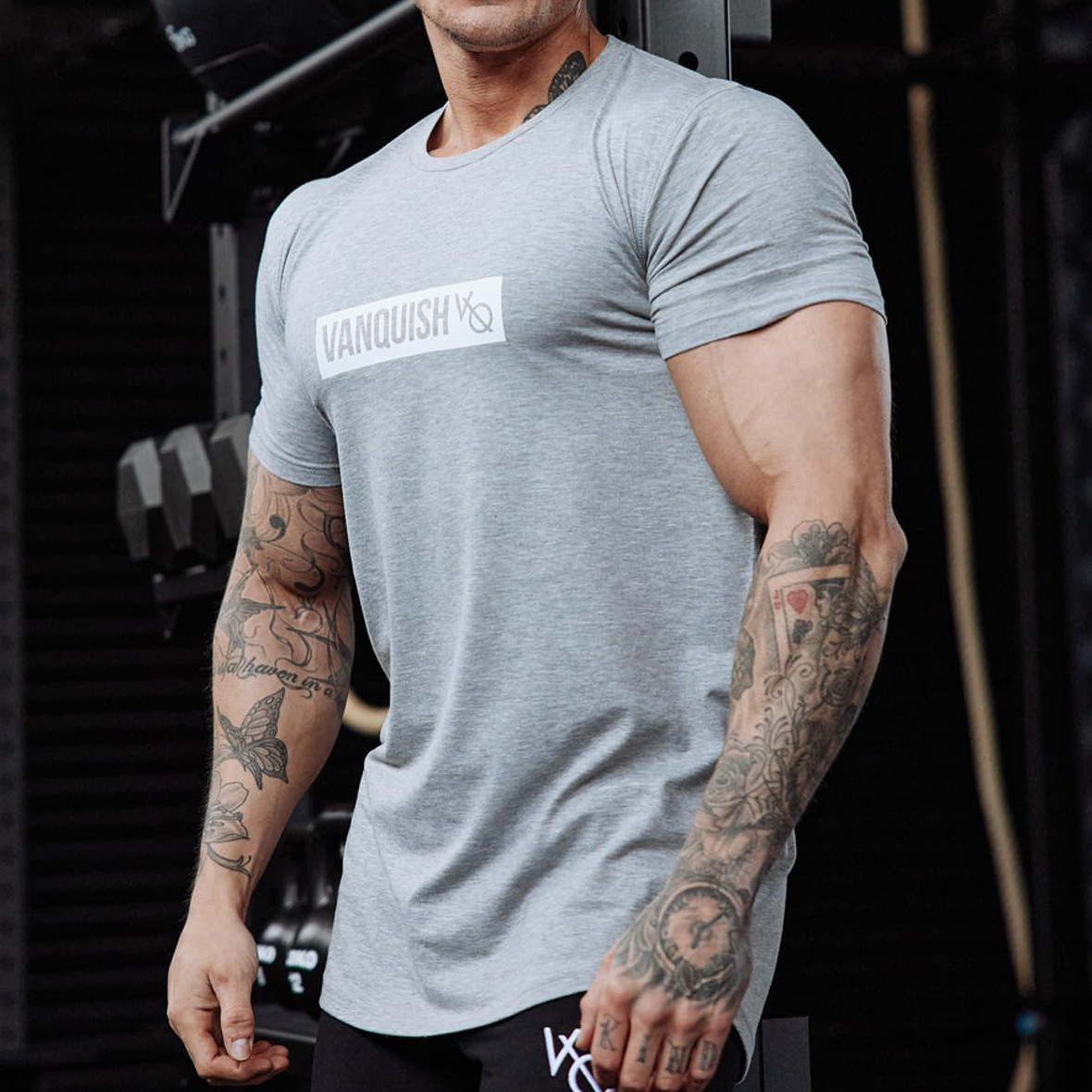 2022 nuevo VQ Verano de manga corta de los hombres de camuflaje de algodón suelto Deportes más tamaño cuello redondo Top moda deportes de moda