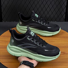 カップル向けのクロスボーダースポーツシューズ、新しい韓国スタイルのメッシュ厚底シューズ、通気性、快適、ファッショナブルでトレンディーなカジュアルランニングシューズ
