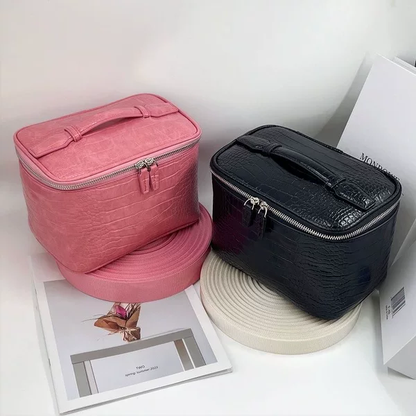 New Storage Bag for Women 2026 New Crocodile Pattern Portable Large Capacity Partitioned Storage Makeup Bag with Mirror Bag