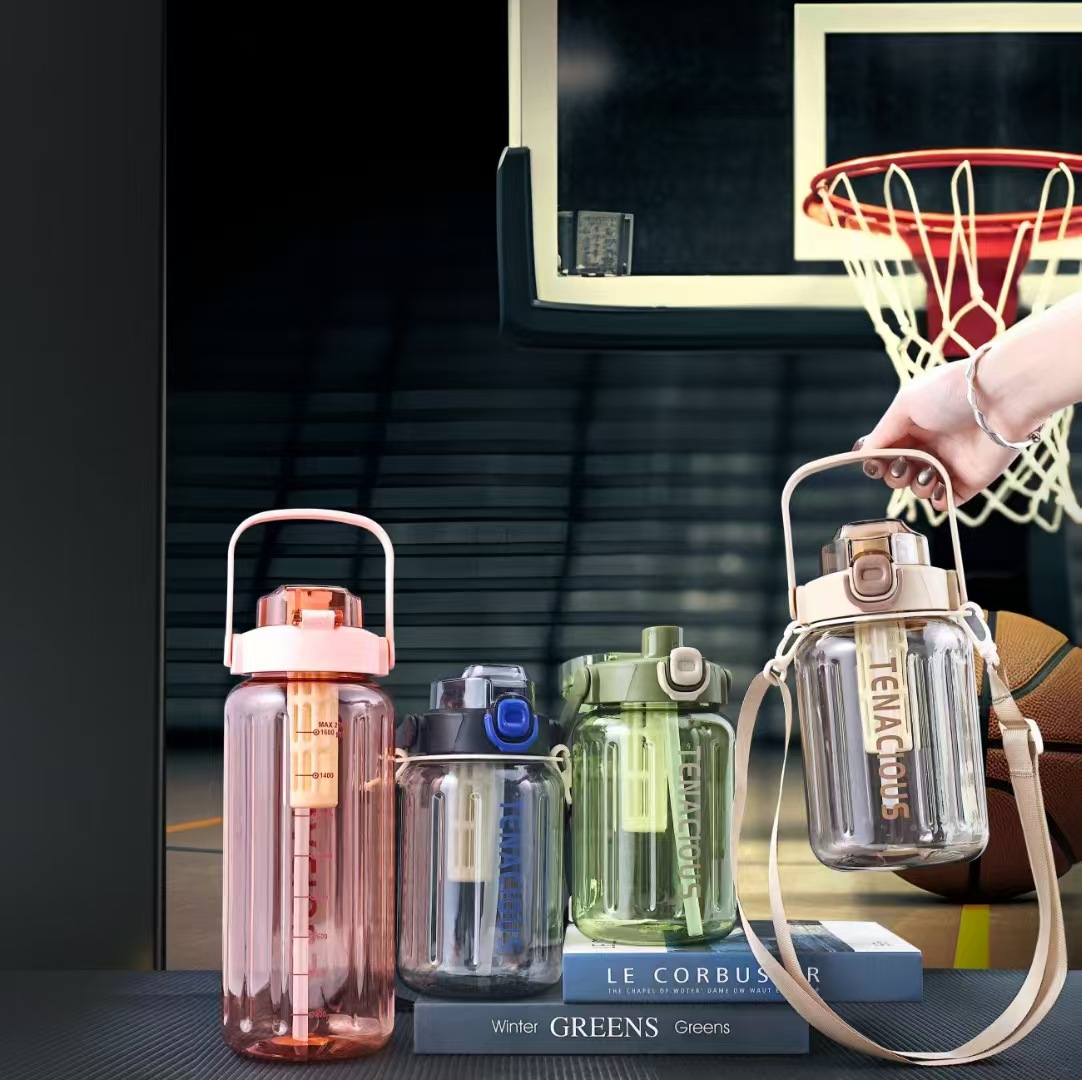 Taza de agua nueva de Xinbeidi Taza de plástico de gran capacidad para estudiantes masculinos y femeninos 2000ml Poeta de ejercicio de fitness con pajita portátil