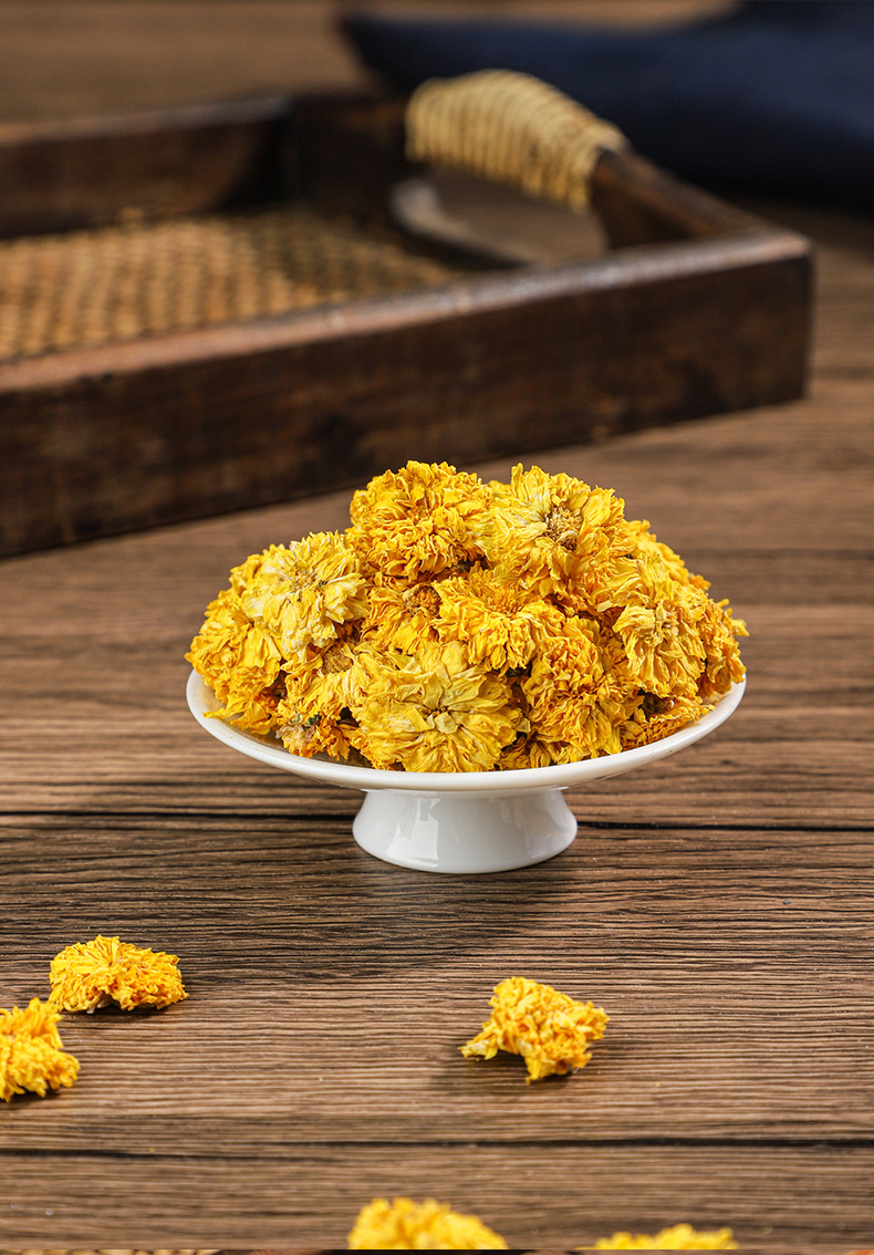 Golden Silk Chrysanthemum Tea Large Blooms Jin Si Huang Ju 50g One Flower Per Cup preparation