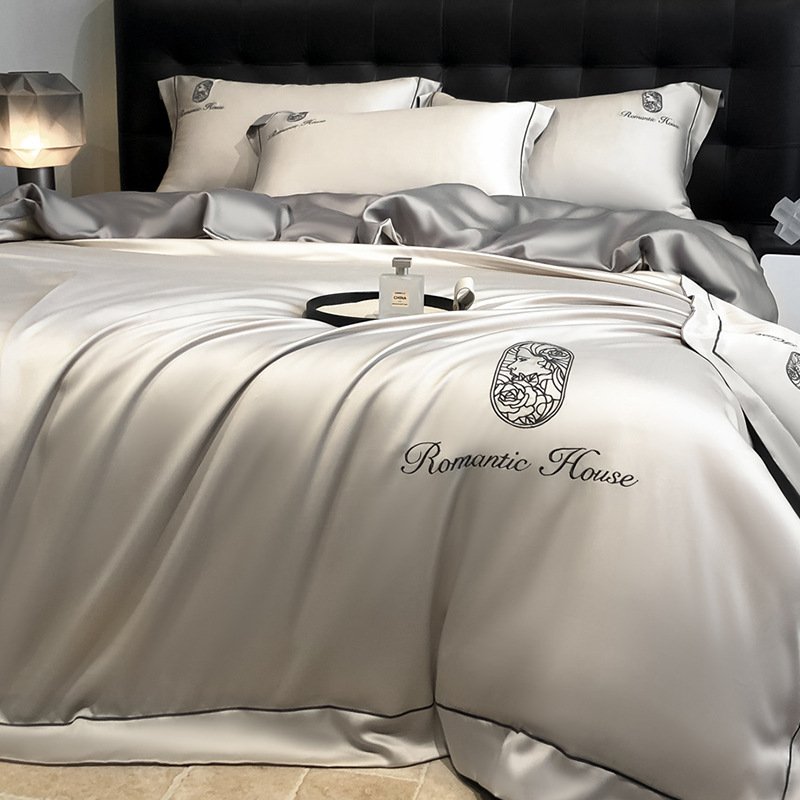 Cuatro piezas de seda de hielo de verano seda lisa cama cama de lujo ligera cama de lujo cama de tres piezas de verano