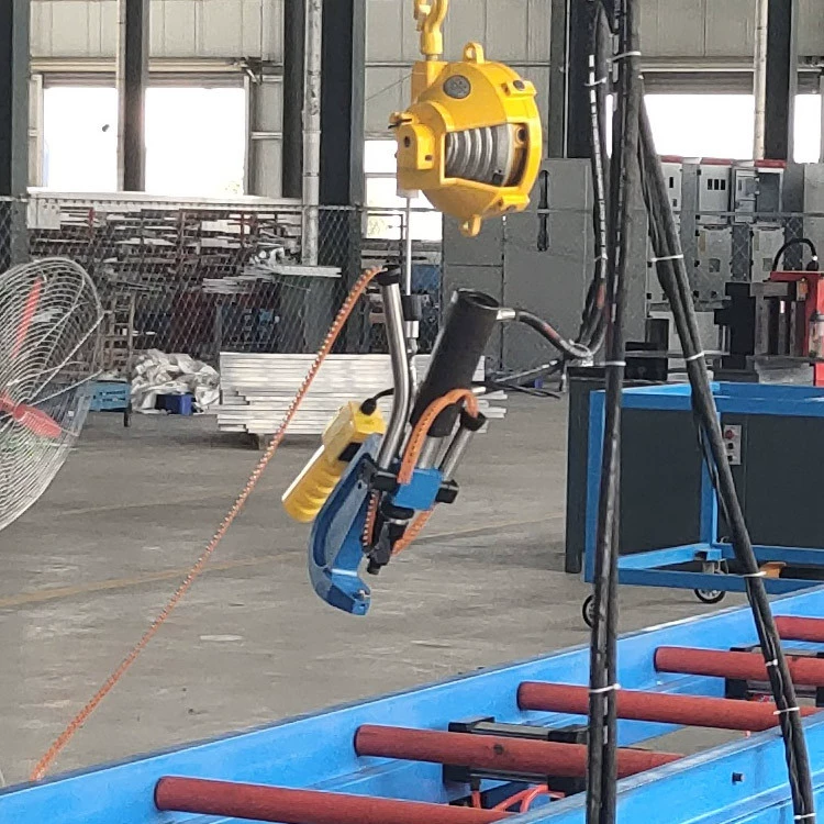 Машина светлого стального киля само-пирсинг заклепывая, само-пирсинг заклепывая машина СПР заклепывая управление деятельностью высокой точности машины заклепывая оборудование