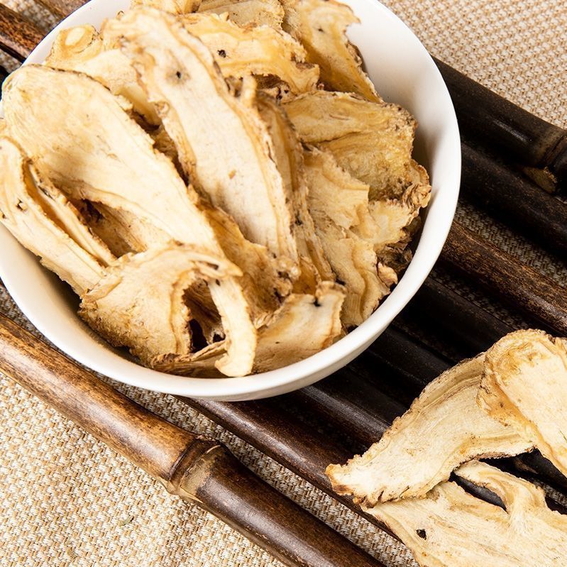 Dried Angelica Slices Dang Gui 100g Bottle Chinese Herbal Tea and Soup Ingredient Gansu Minxian in use