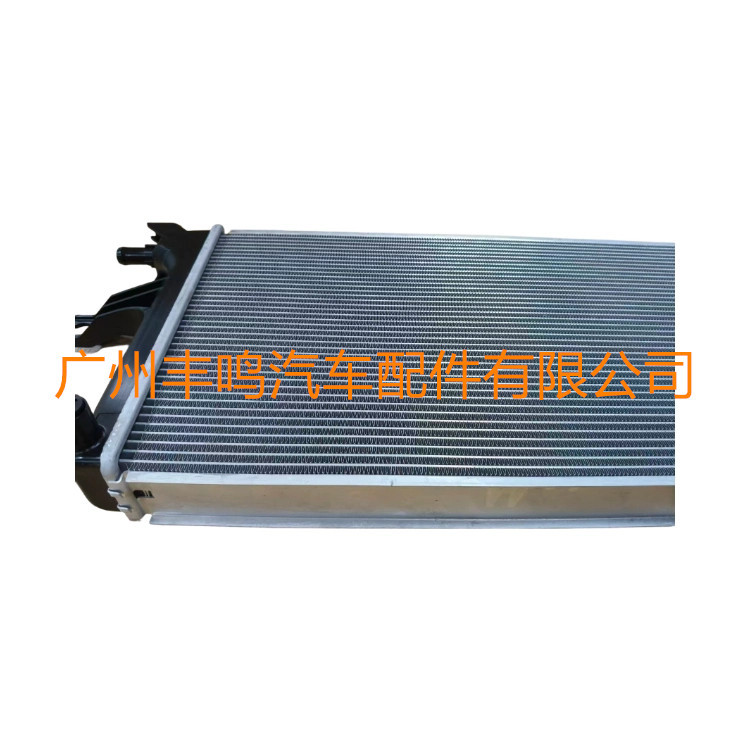 Car Radiator Intercooler 16550-0E010 for Toyota Hilux Diesel Version