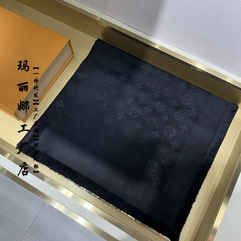 羊毛真丝方巾女中薄款四季佩戴棕色保暖款女空调披肩围巾沙滩度假|undefined