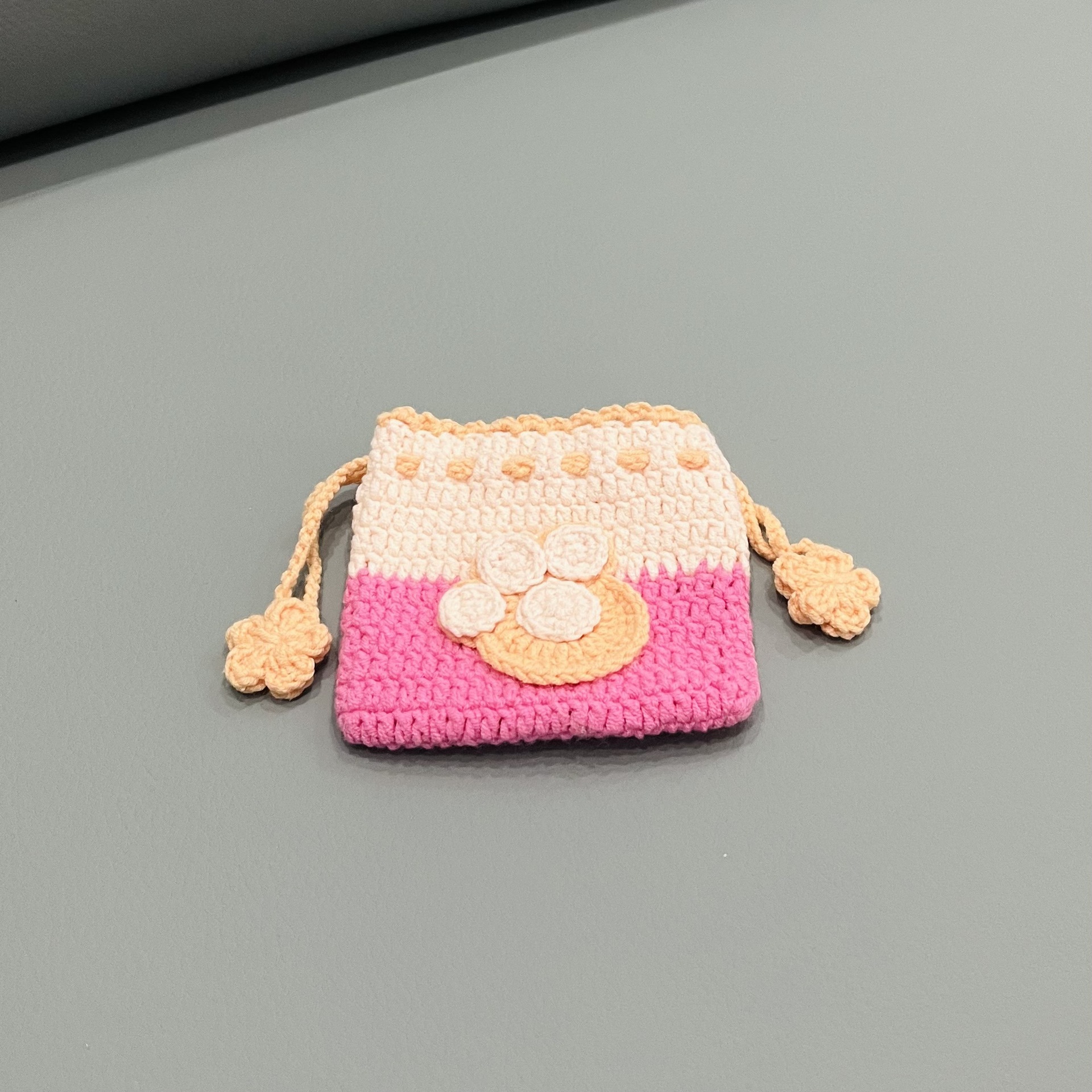 Gato beige agarra 9,5x9 cm