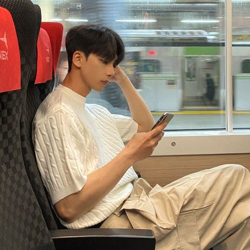White Knit Short-Sleeve T-Shirt for Men - Spring and Summer Loose Round Neck Sweatshirt with Instagram Chic - Korean Style Casual Men's Top