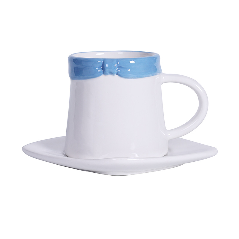 Anime Strange Pirates Kidd Coffee Taza y platillo de cerámica de porcelana blanca de dibujos animados Traje creativo de pareja de alto valor