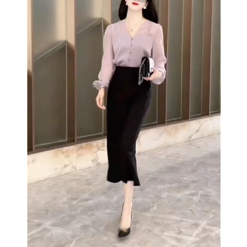 23636 الحب الكبير الجمال Yiyuan 2023 الخريف نمط جديد سلسلة الملح قادرة على فتحة رقبة V قميص تنورة ضئيلة التخسيس ملابس نسائية