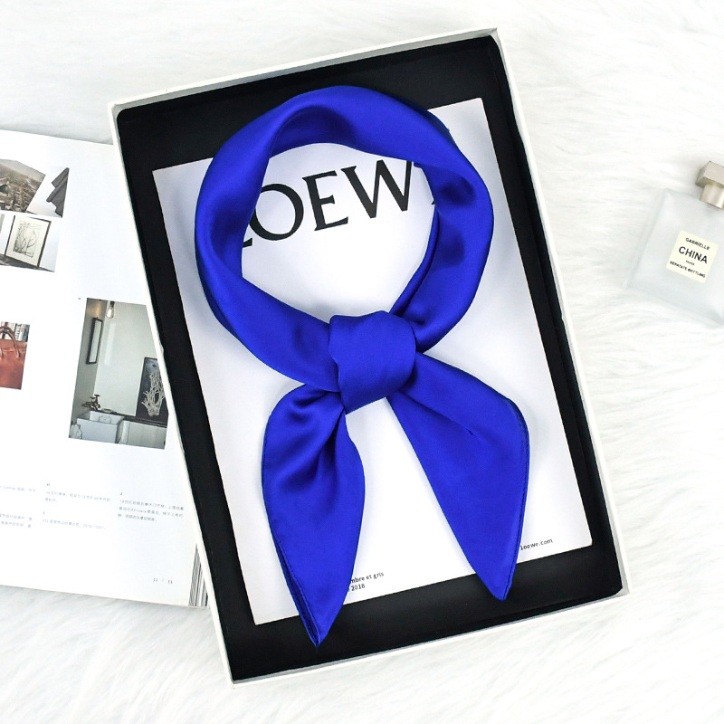 Comercio exterior primavera y otoño bufandas de seda delgadas de color sólido simple 70 bufandas de seda cuadrada de moda para viajes versátiles bufandas de mujer sensación de alto nivel