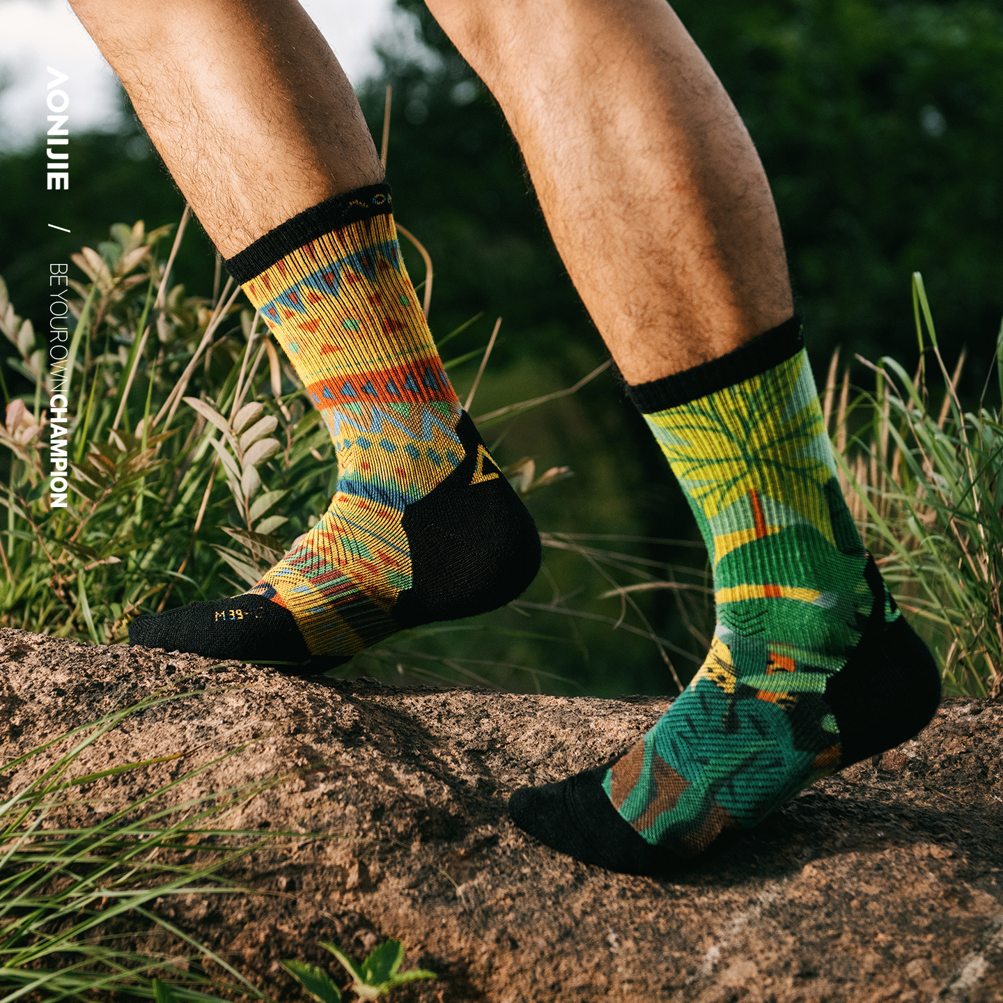 Onijie Merino Wool Socks Outdoor Mountaineering Hiking Running Socks Thickeneded Shock-Absorbing Long-Tube Cross-Country Sports Socks for Men