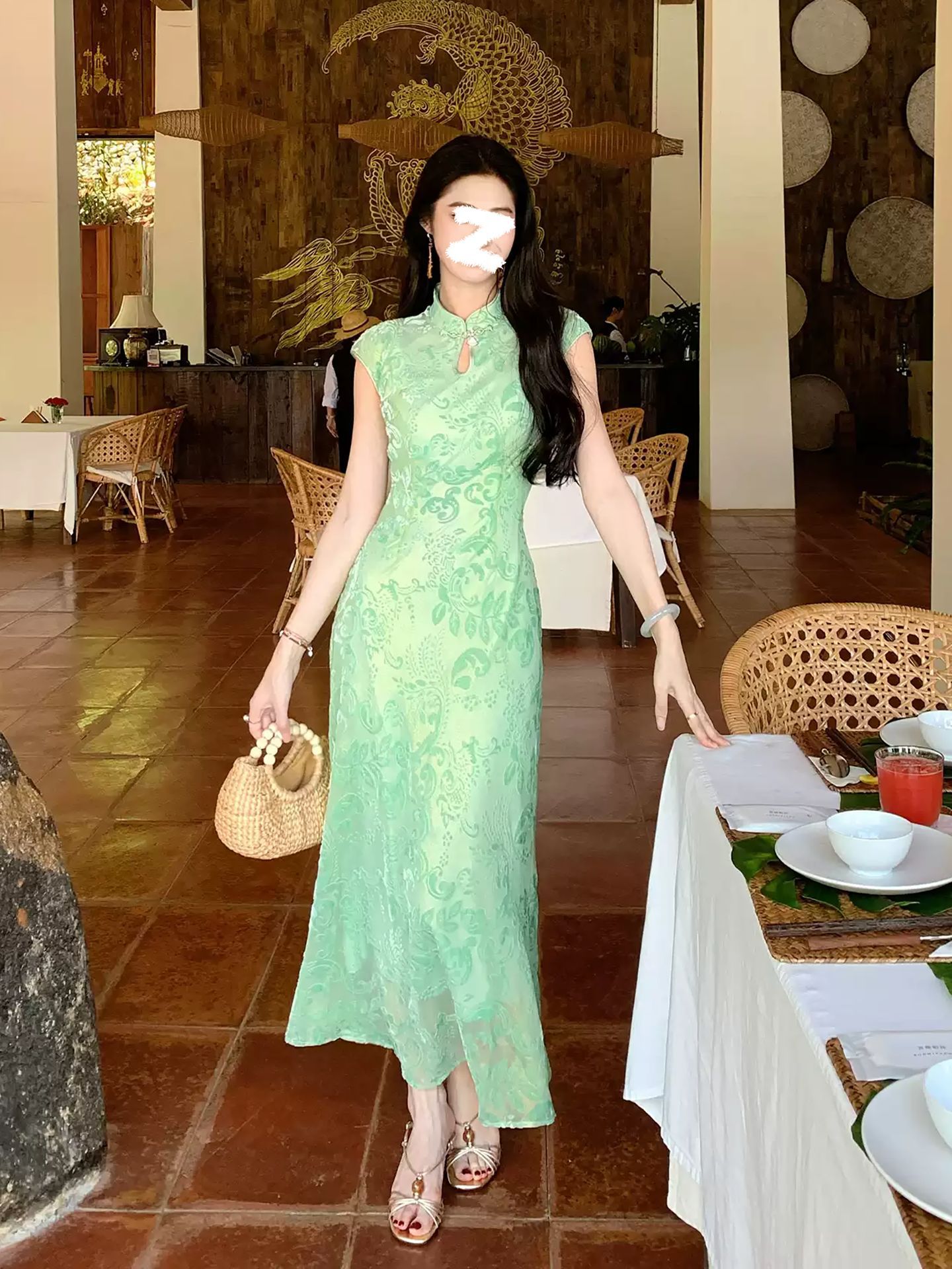 Đầm maxi nữ cổ đứng tàu xẻ, tay lỡ, thắt eo, phong cách tân Trung Hoa — xanh lá cây chi tiết 4
